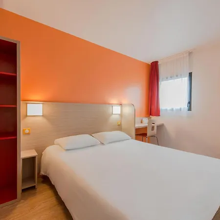 Eco Centre Les Minimes מלון 2*